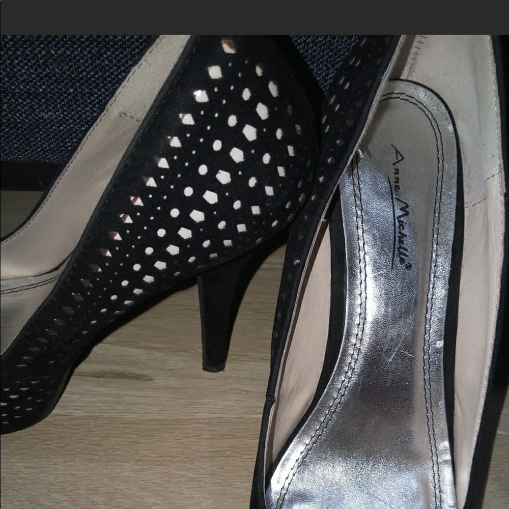 Women’s Shoes 👠 - Picture 2 of 3